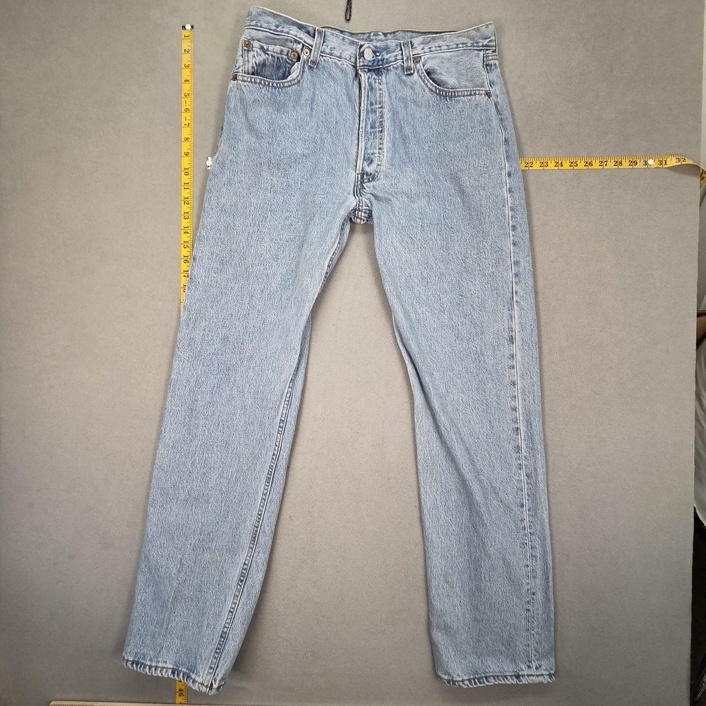 Vintage Levi's 501 Jeans Men’s light wash straight button fly USA 90s fits 31x32